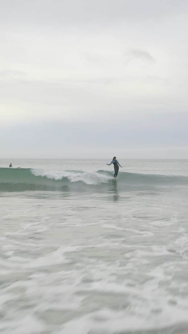 田岡なつみのインスタグラム：「@hirokayoshikawa88  @yumatakanuki  🎥 @maisy___manatsu  #surfing#longboard#chiba#torami」
