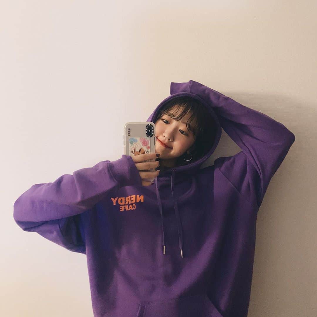 碓井玲菜さんのインスタグラム写真 - (碓井玲菜Instagram)「NERDYアイテムが今日までZOZOで買えるよ💜  #nerdy #nerdycafe #原宿カフェ #原宿 #なうみー #nylonjapan #nestal」9月10日 12時22分 - reina_usui