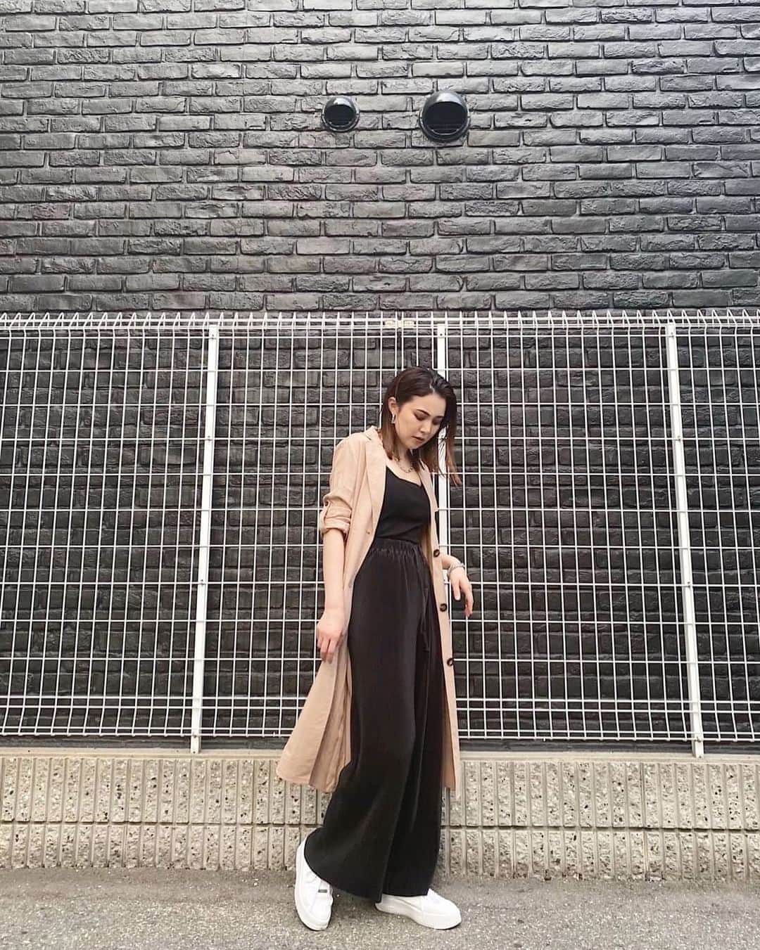 のインスタグラム：「#egoistsnap @yuria_ueyama 159cm UMEDA EST STAFF ・ MUST BUY CODE ・ COAT/¥9,980+tax TOPS/¥3,980+tax BOTTOM/¥5,980+tax ・ ・ #egoist#fashion#umeda#staff#snap#梅田EST#エゴスナップ#コーディネート#マストバイ#エゴ#エゴイスト#カラー#コーデ#ファッション#トレンド」