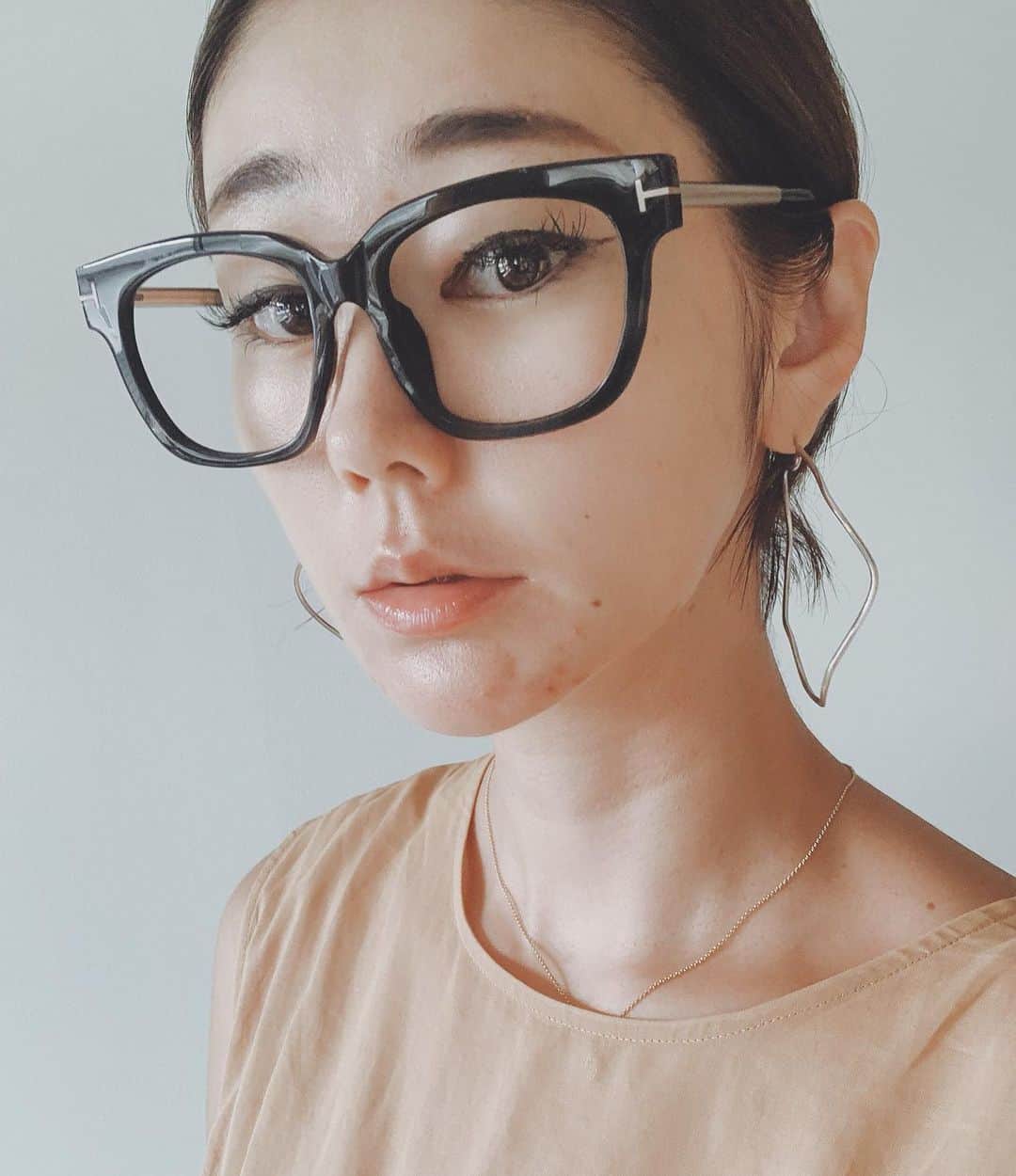 ジュジュさんのインスタグラム写真 - (ジュジュInstagram)「👓メガネな気分♫ . この大きさが可愛いくて...🤍 . 旦那さんのやってちょーだい言うたらくれた。笑 . . 昨日は姉に宮川大輔みたいやな言われて... #ありがとうよ　 . #廃盤らしくて #最高に嬉しい♫」9月10日 12時38分 - hiraka