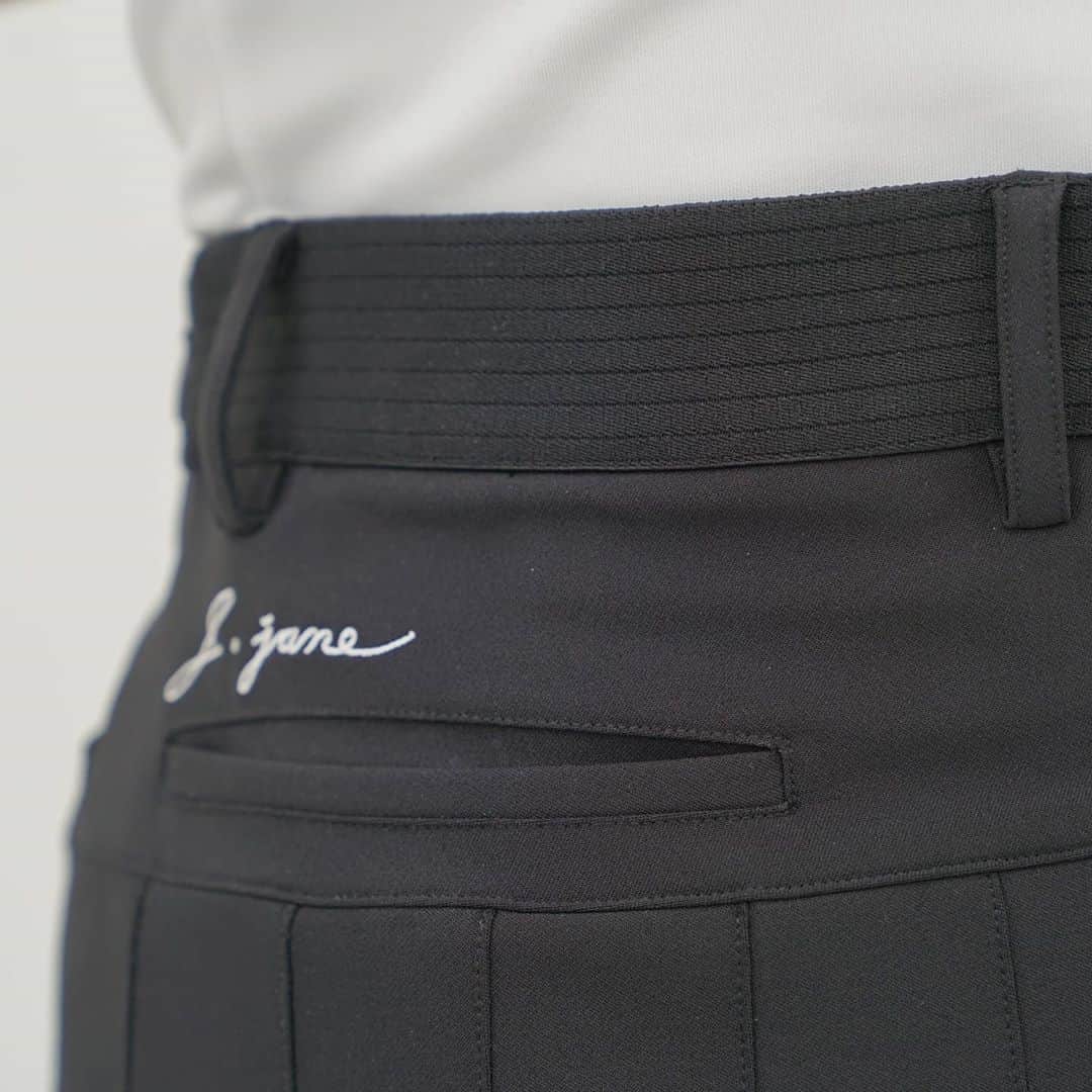 J.JANE JAPANさんのインスタグラム写真 - (J.JANE JAPANInstagram)「年間通して着れるゴルフスカート♡  テニスのスコートとしてもお使いできます✨ . ボトムス Line Tennis Skirt （Black/White) ¥26,000 ※XSサイズのみ S/Mサイズは完売致しました。 . . #golf#골프 #ゴルフ#golfwear #j_jane #j_jane_golf #スポーツ#golfswing #ドライバー#アイアン#golf#fashion#韓国ファッション#ゴルフ好き#golfing#golfer #ゴルフウェア #ゴルフスイング#ゴルフ女子#ゴルフ男子#トレーニング#ゴルフ部#ゴルフ初心者#打ちっ放し#パター練習#コンペ#ゴルフウェアコーデ #ゴルフウェアレディース #ゴルフウェアメンズ #ゴルフファッション #ゴルフウェア可愛い」9月10日 12時51分 - j.jane_japan