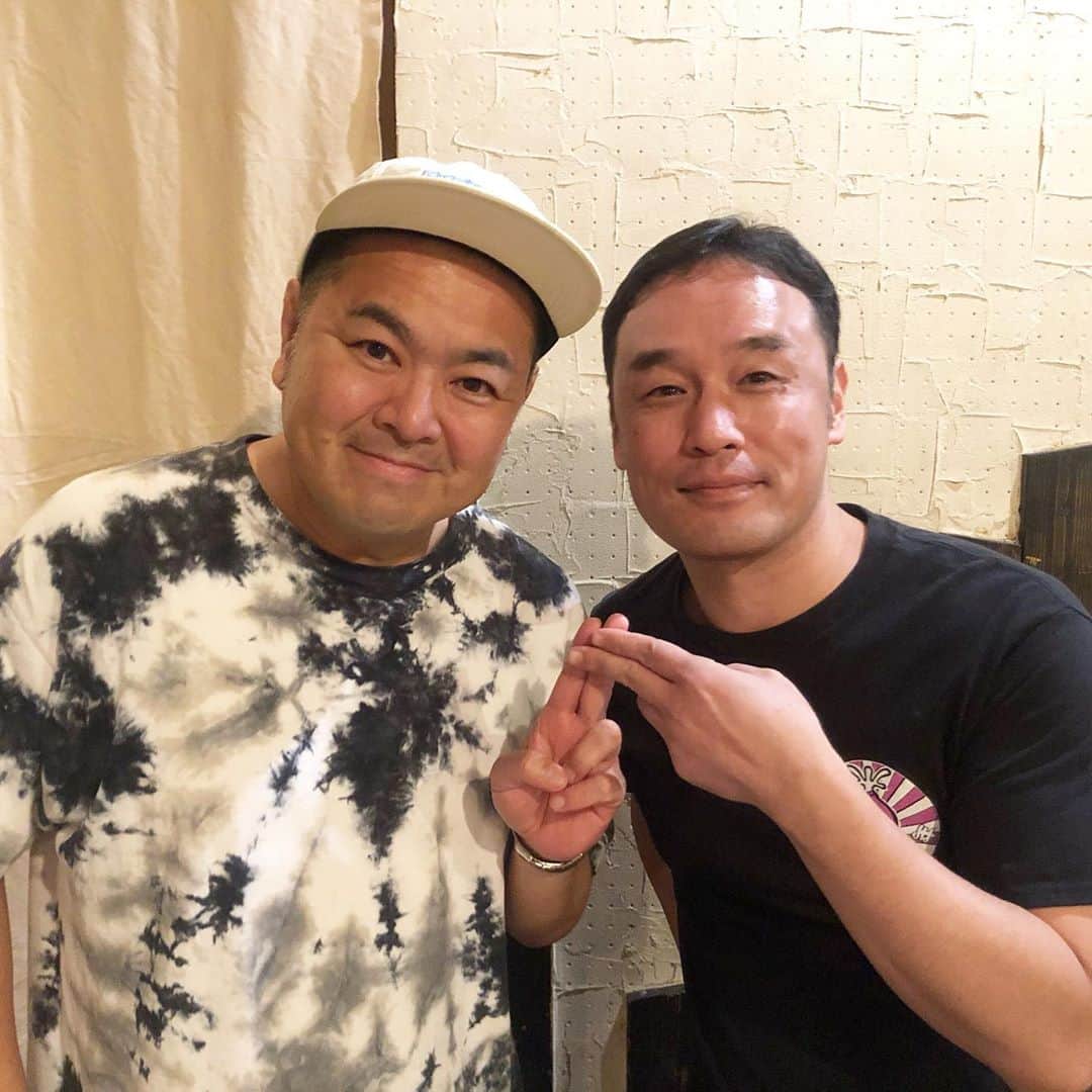 大地洋輔のインスタグラム：「👺👺👺  憧れの男優さん トニー大木さん‼️  楽しいお話ありがとうございました‼️  #トニー大木 #セクシー作品専門 #最近は映画にも出演 #バンドもやってるそうです #バイタリティーの塊 #興味津々なお話ばかり #ありがとうございました」