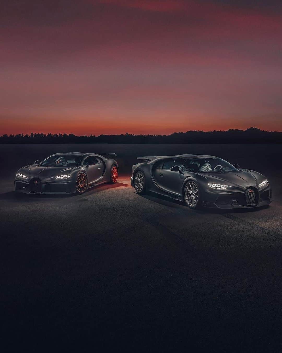 CARLiFESTYLEさんのインスタグラム写真 - (CARLiFESTYLEInstagram)「One built for the track and the other built to break the 300mph mark. The Chiron Pur Sport and Chiron Super Sport 300+. Which one is your favorite? Photo via @bugatti #carlifestyle」9月10日 13時16分 - carlifestyle