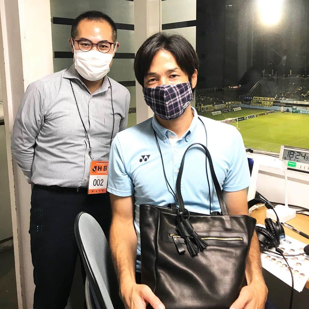 柴村直弥のインスタグラム：「#Jリーグ #DAZN #解説  #栃木SC #徳島ヴォルティス #栃木グリーンスタジアム  #kits #キーツ #バッグ @kits_london @kits_londonshop #kitswithlove   #yonex #シャツ #viridari #マスク」