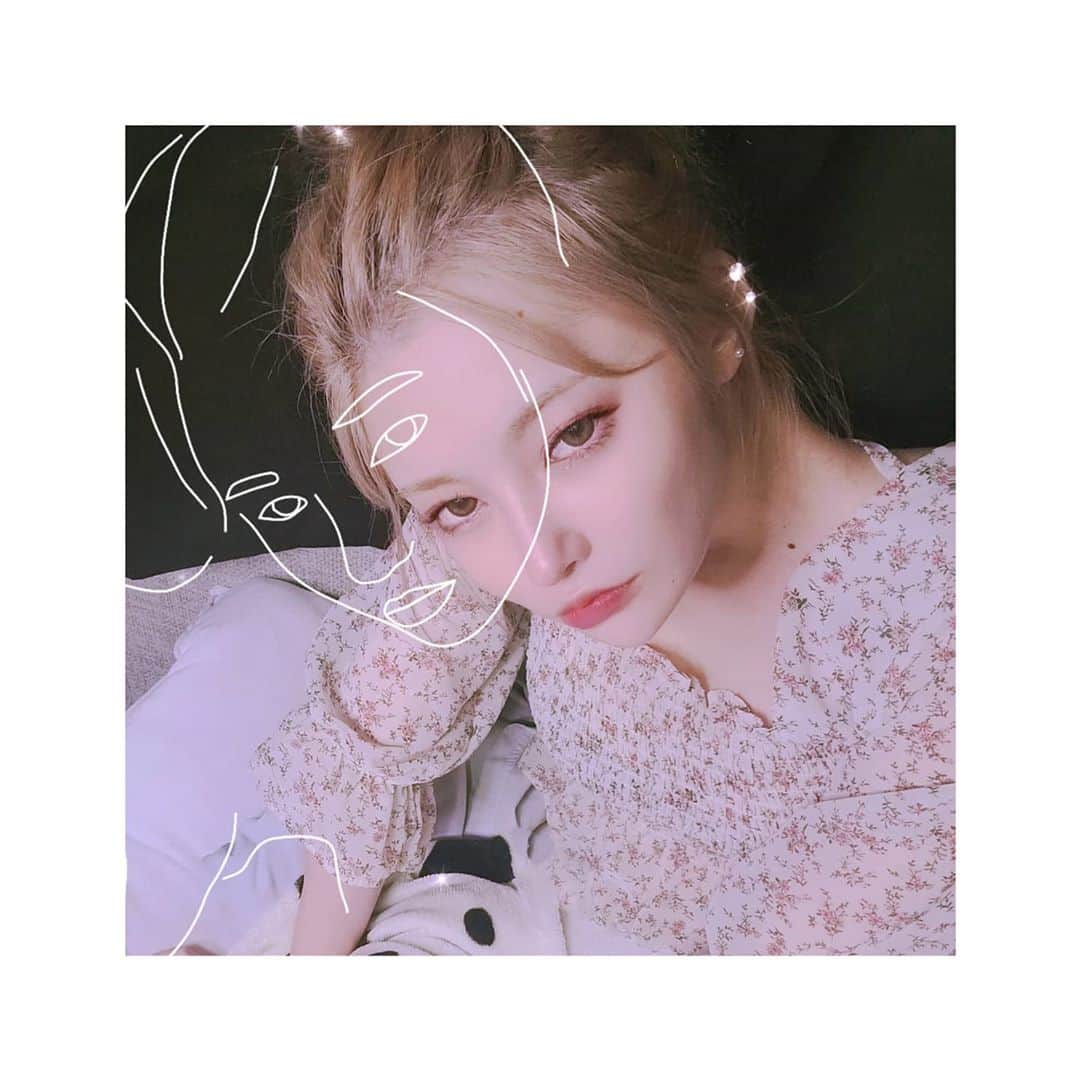 のインスタグラム：「평소와 다른 화장+눈썹 탈색❤ いつもと違うメイク💄眉毛ブリーチ . . #daily #makeup #selfie #me #instagood #instalike #instaphoto #instafashion #instadaily #make#ootd」