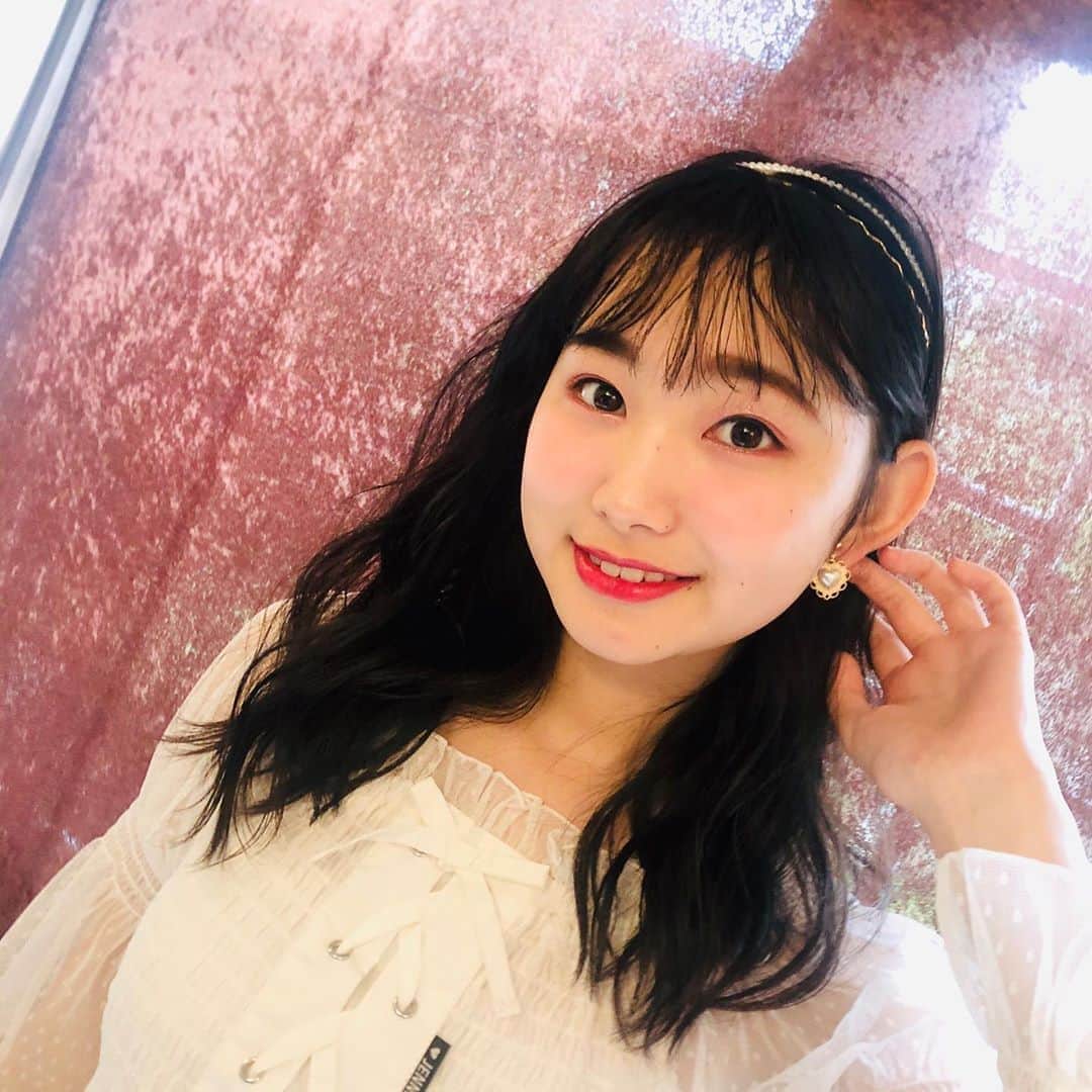 ニコ☆プチのインスタグラム：「🎀 めめち🌸であり（着まわし見てね） めめ💗でもある（カバーガール見ーてね🧏‍♀️） あやめさん~~🐰🤍🖤 . . #川合菖蒲」