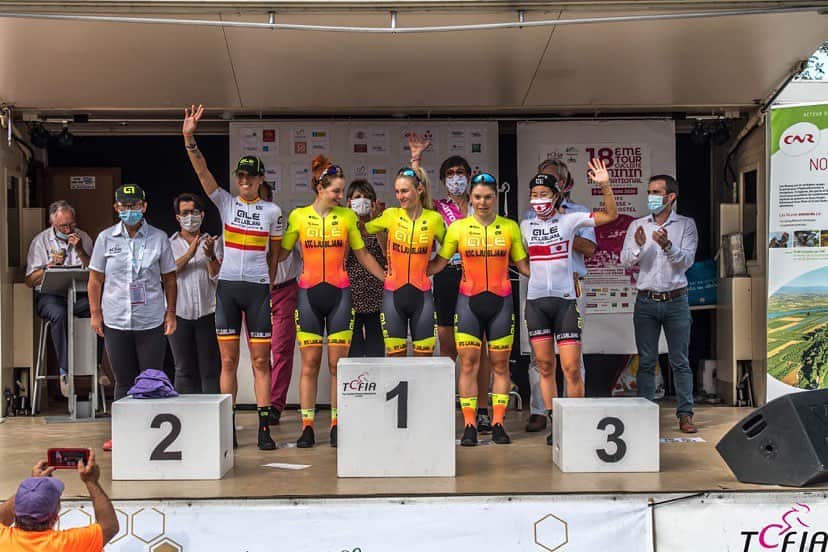 與那嶺恵理のインスタグラム：「From nothing better start✌🏻To Bitter Sweet ending🙃in @tcfia #TCFIA 🇫🇷 . . First of all, Thank you girls & staffs in this week🙌🏻  I learnt a lot about “stage” race. It was first time for me to keep & chase leader jersey so hard🌸 finally we had lost all jerseys for our leader 😭 Personally, so sorry for team & Mavi because I couldn’t ride well constantly every stage 😵  . . The other hand, we got win for team GC 🧡💛 Yes, of course this is not we aimed but I feel something to deserve this moment with these girls 🧡👭👭👭💛 . . Lesson from this race: “If you run after two hares you will catch neither.” ✍🏻  . . Well, Don’t head down & Keep working hard for getting win with @alebtcljubljana 💛🧡 Next race, Another chance ✌🏻  . . #今日のエリさん　#alebtcljubljana #Alecycling #WeAreAle」