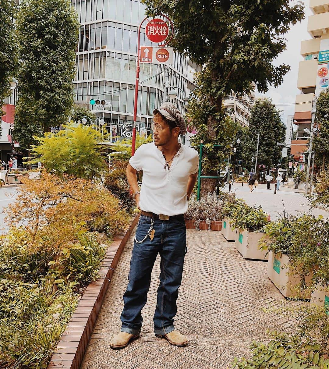 浅野宏明さんのインスタグラム写真 - (浅野宏明Instagram)「ここにエプロンONしたら 仕事STYLE🔥  #残暑#残なとぅー#渋谷#brixton#joemccoys #roundhouse #redwing #engineerboots #windandsea #workstyle #アメカジ#ワークスタイル #エンジニアブーツ#レッドウィング#ペインターパンツ #ヘンリーネック#ヘンリーネックt #エプロン美容師#美容師#VAICE」9月10日 15時49分 - hiro_vaice