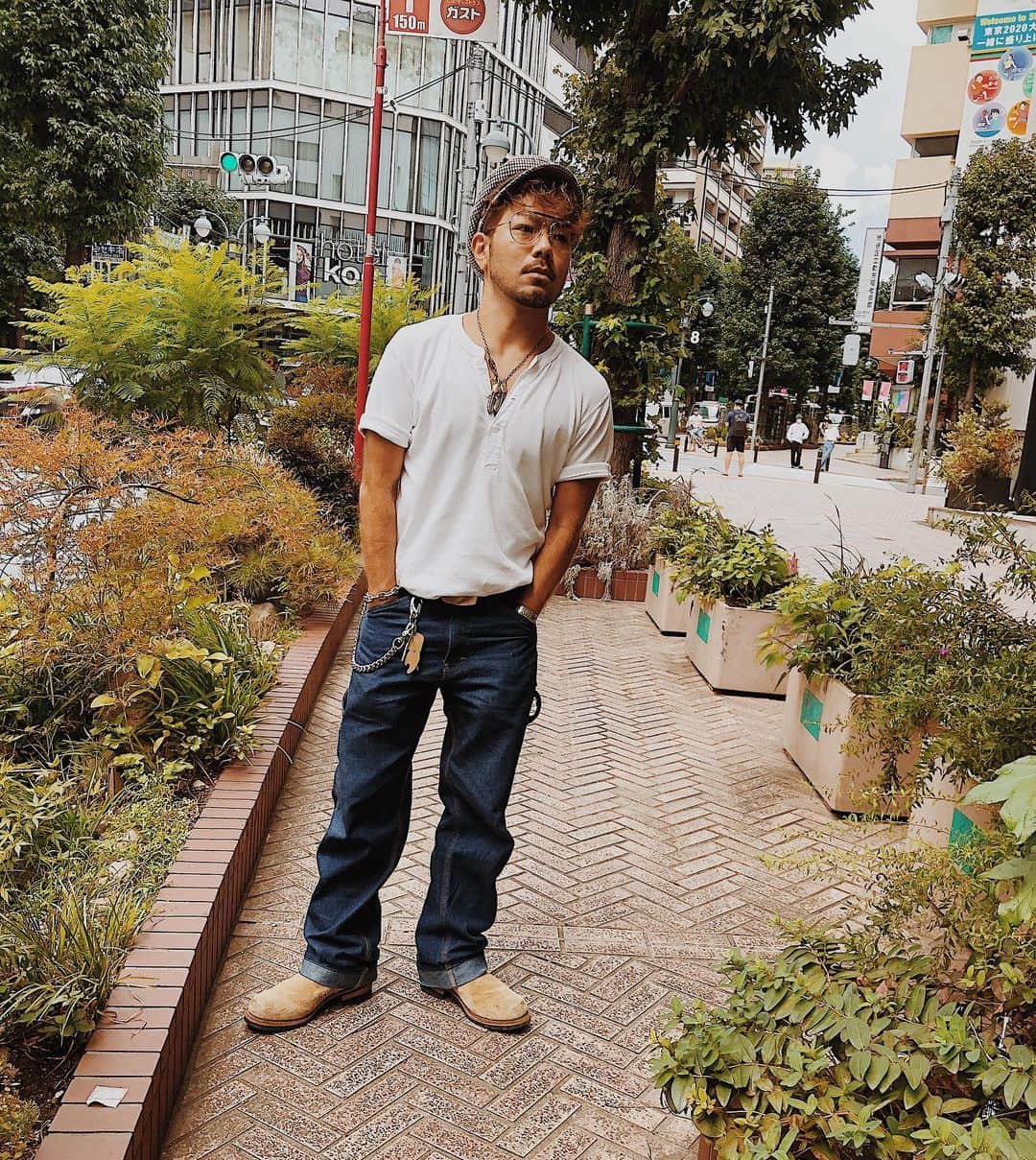 浅野宏明さんのインスタグラム写真 - (浅野宏明Instagram)「ここにエプロンONしたら 仕事STYLE🔥  #残暑#残なとぅー#渋谷#brixton#joemccoys #roundhouse #redwing #engineerboots #windandsea #workstyle #アメカジ#ワークスタイル #エンジニアブーツ#レッドウィング#ペインターパンツ #ヘンリーネック#ヘンリーネックt #エプロン美容師#美容師#VAICE」9月10日 15時49分 - hiro_vaice