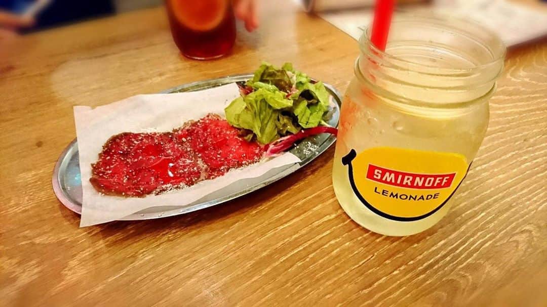 関西LIFE－homelife－のインスタグラム：「【京都府・京都駅】 お肉とお酒がたっぷり楽しめる【肉バル酒場銀次郎】 . 京都駅近くでアクセスも抜群！ 色々な部位のお肉をお手軽に楽しめるお店です♪ もちろんお酒も充実していて、酒場と銘打っているだけのことはあります(^^)/ お肉をしっかり、でも色々食べたい！という方にはぜひオススメです☆ . . @homelife_local では #homelife_京都 では京都のいいところを紹介していきます。みなさんの大好きな京都を教えてください。 . . #肉バル酒場銀次郎 #京都駅 #七条通 #お肉 #肉バル #お酒が進む #ワイン #ビール  #レモンサワー #近江牛 #やる気 #イチボ #ハラミ #京都 #幸せ #京都グルメ #京都肉バル #京都女子会 #京都 #京都旅行 #京都観光 #そうだ京都行こう #観光 #旅行 #京都 #kyoto #japan #japantrip #japantrip2020」