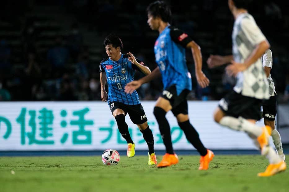 脇坂泰斗のインスタグラム：「ホーム神戸戦 厳しいゲームでしたが みんなで掴んだ勝利！！  タイセイJ1初ゴールおめでとう🎉 アシストにしてくれてありがとう🤲」