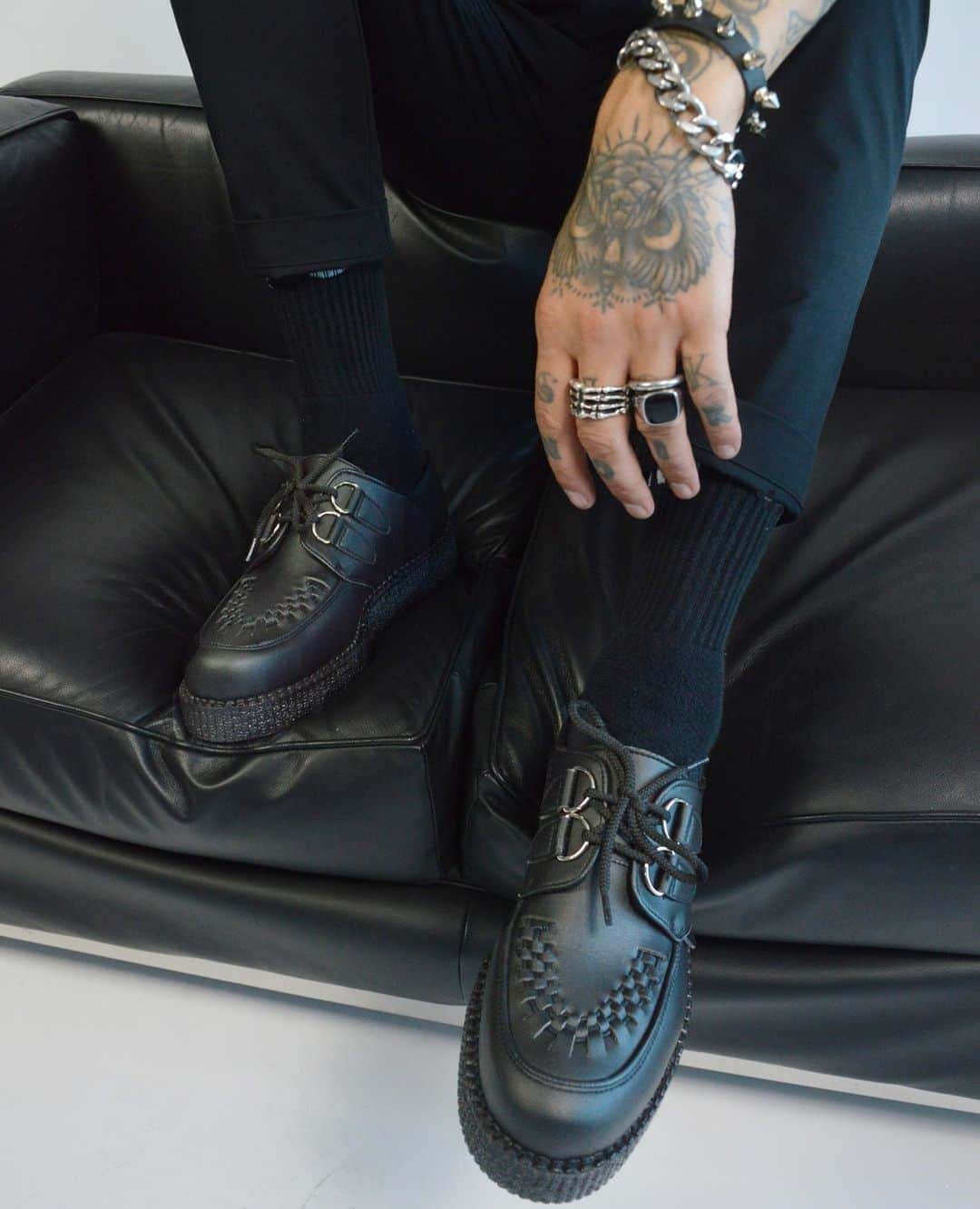 アンダーグラウンドのインスタグラム：「The Original Wulfrun Creeper- this option in Vegan friendly. We have been increasing the options available in the Vegan friendly collection and now include the Original Wulfrun and Apollo Creepers, Steel Cap options and Lex Loafers.⁠ ⁠ ⁠ **Step by step we work to improve our environmental footprint. As an independent company we can use our freedom to select products from ethical and local suppliers and we are able to commit to small batch production. All of our Vegan Options are hand made at our partner family owned factory. Sensible and sustainable production**」