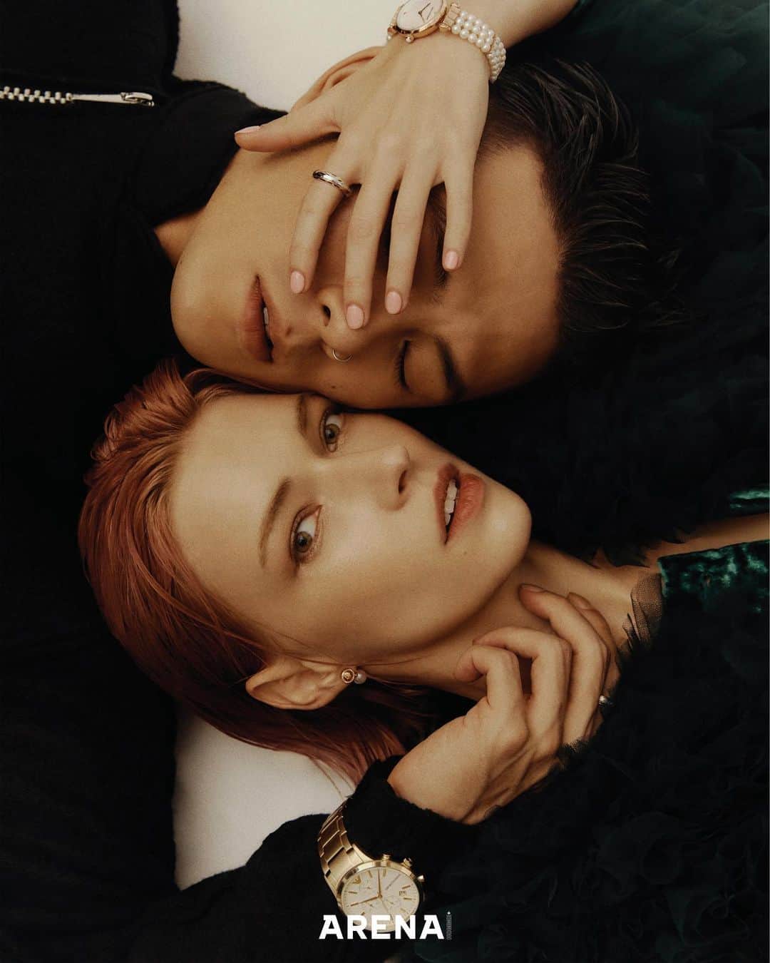 ステファニー・ミチョヴァのインスタグラム：「이번에 @arenakorea 와 함께한 @emporioarmani 시계화보에 커플로서 촬영을 할 수 있어서 너무 감사하고 행복했어요!  P.S 삼각김밥 먹어싶어요 ㅋㅋㅋ 🥰 I feel so blessed we could work together as a couple for this @arenakorea photoshoot with @emporioarmani 🥰🥳  P.S I wanna eat some Triangle Kimbap now ❤️ Thank you team! @fanuck @lehl123 @parkjongha @keumjaya @speeker_official @onandoff_tvn  #협찬」