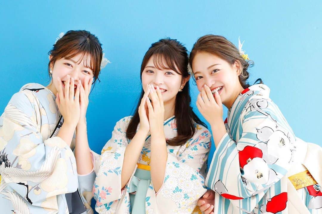 のインスタグラム：「🦋セルフィット×ミスキャンパス🦋 ． @studio_selfit  セルフィットさんは他大学とのコラボ撮影が初めてなので、超レアです！！✨ ． @selfit_misscam ↑他にも動画、写真など公開中です！ 要チェック＆フォローお願いします🤲🤍 ．  #ミスキャンセルフィット #サロンセルフィット #セルフィット #袴 #チーム青 #袴青 #シャボン玉 #青色 #チームno1 #ミスキャンパス関西学院大学2020#ミスキャンパス関西学院大学#エナジー溢れるお姉さん#mckg2020_no1#卒業式袴#袴コーデ」
