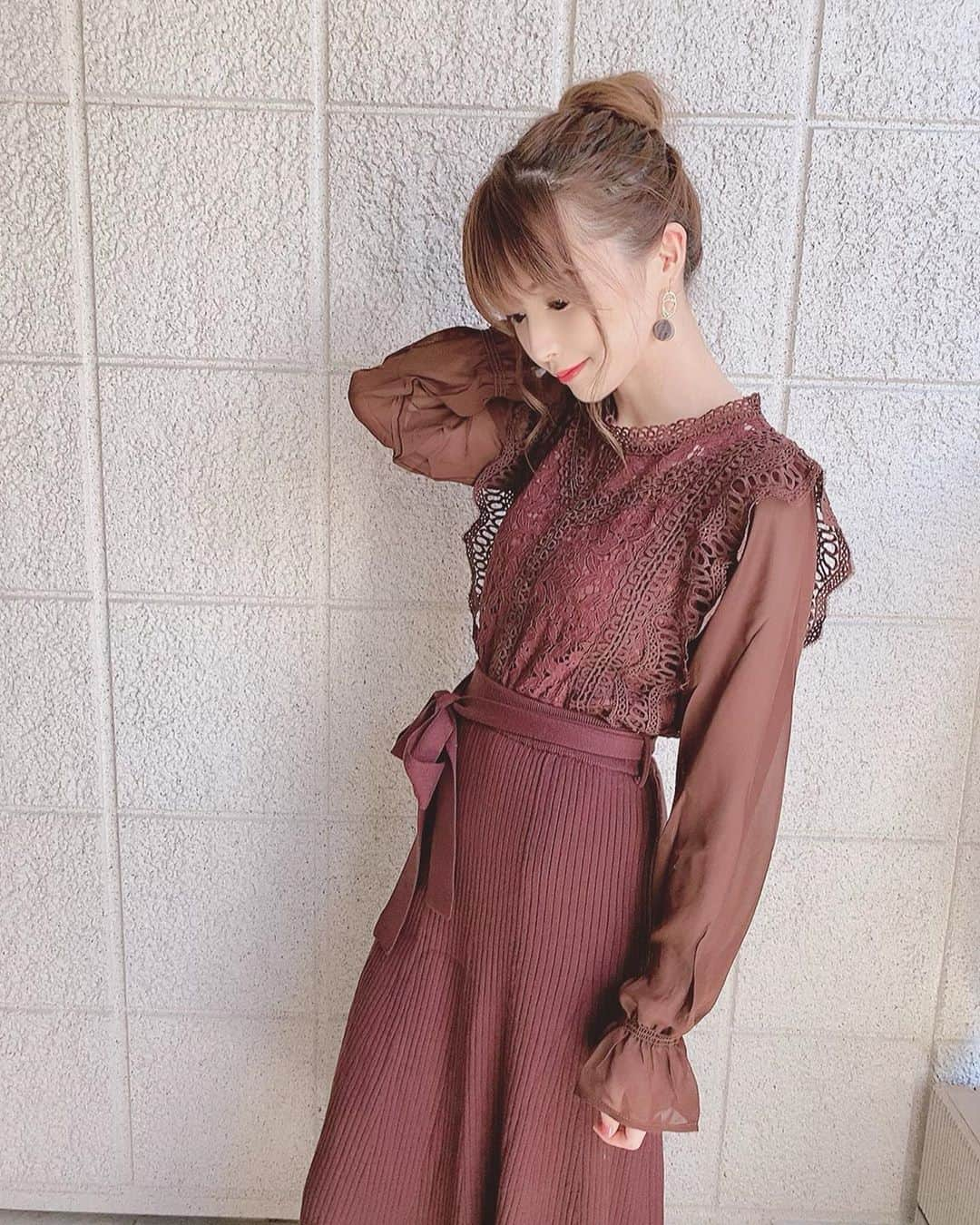 優月美羽さんのインスタグラム写真 - (優月美羽Instagram)「9/10(木)今日から発売した @miia_official のお洋服🧥❤  ✨選べるSET✨ ブラウス×スカート2型で20通りからお好きな組み合わせで選べるセット💓🙊  私はブラウン×ブラウンで秋っぽく❤️大人っぽコーデ！  今日からバックのノベルティも始まったみたい👜🧡  #miia #miiasnap #setup #選べるセット #秋服 #Fashion #ootd #ワンピースコーデ #onepiece #2020aw」9月10日 17時52分 - miu.yuzuki