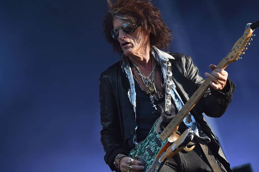 スラッシュさんのインスタグラム写真 - (スラッシュInstagram)「Happy Birthday #JoePerry iiii]; )'」9月11日 3時23分 - slash