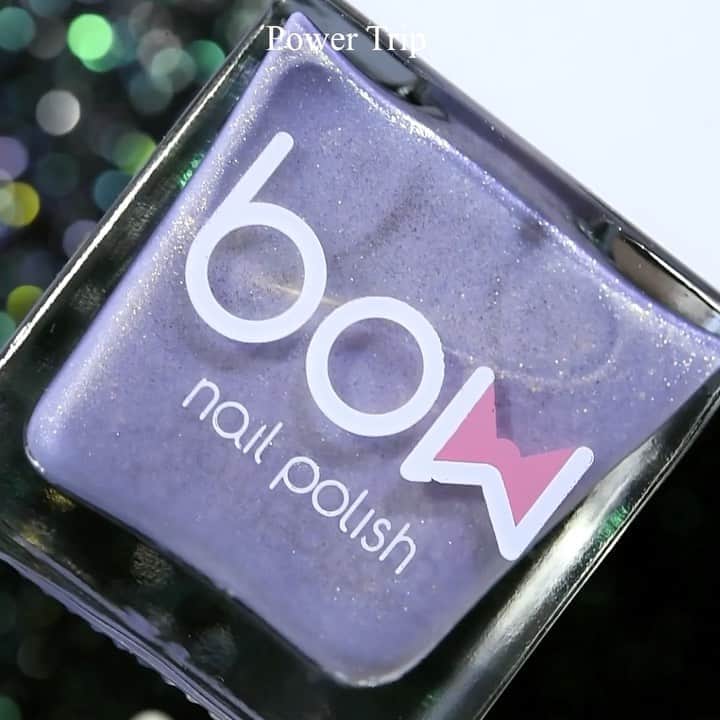 Sveta Sandersのインスタグラム：「Собрала для вас карусель из 7 оттенков магнитных #BowPolish от @bowpolish , чтобы вам удобнее было все искать в одном месте) Магнитятся все 7 отлично! В два слоя дают плотное покрытие. А топ это вообще звезда коллекции, на мой взгляд, он будет отлично смотреться на любом цветном лаке.」