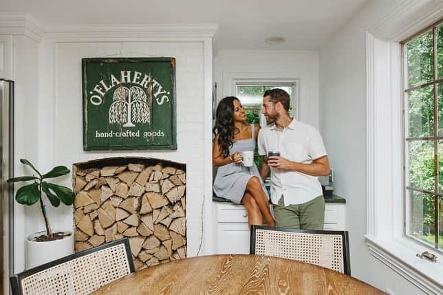 HGTVさんのインスタグラム写真 - (HGTVInstagram)「From flea markets to farmhouses, explore the renovated home of vintage aficionados Adriana and Bill Carrig (@adrianacarrig / @billcarrig). 😍 This couple designed their 1840s farmhouse in Chatham, New Jersey around antiques they collected on their first flea market dates. 🛍 Adriana and Bill filled their home with French charm and vintage decor they've collected throughout their relationship. 🥰 See the rest of their treasure-filled home at the link in our profile. 🔝 🏡⁠⠀ ⁠⠀ #design #interiordesign #hometours #newjersey #frenchcounty #farmhouse」9月11日 3時37分 - hgtv