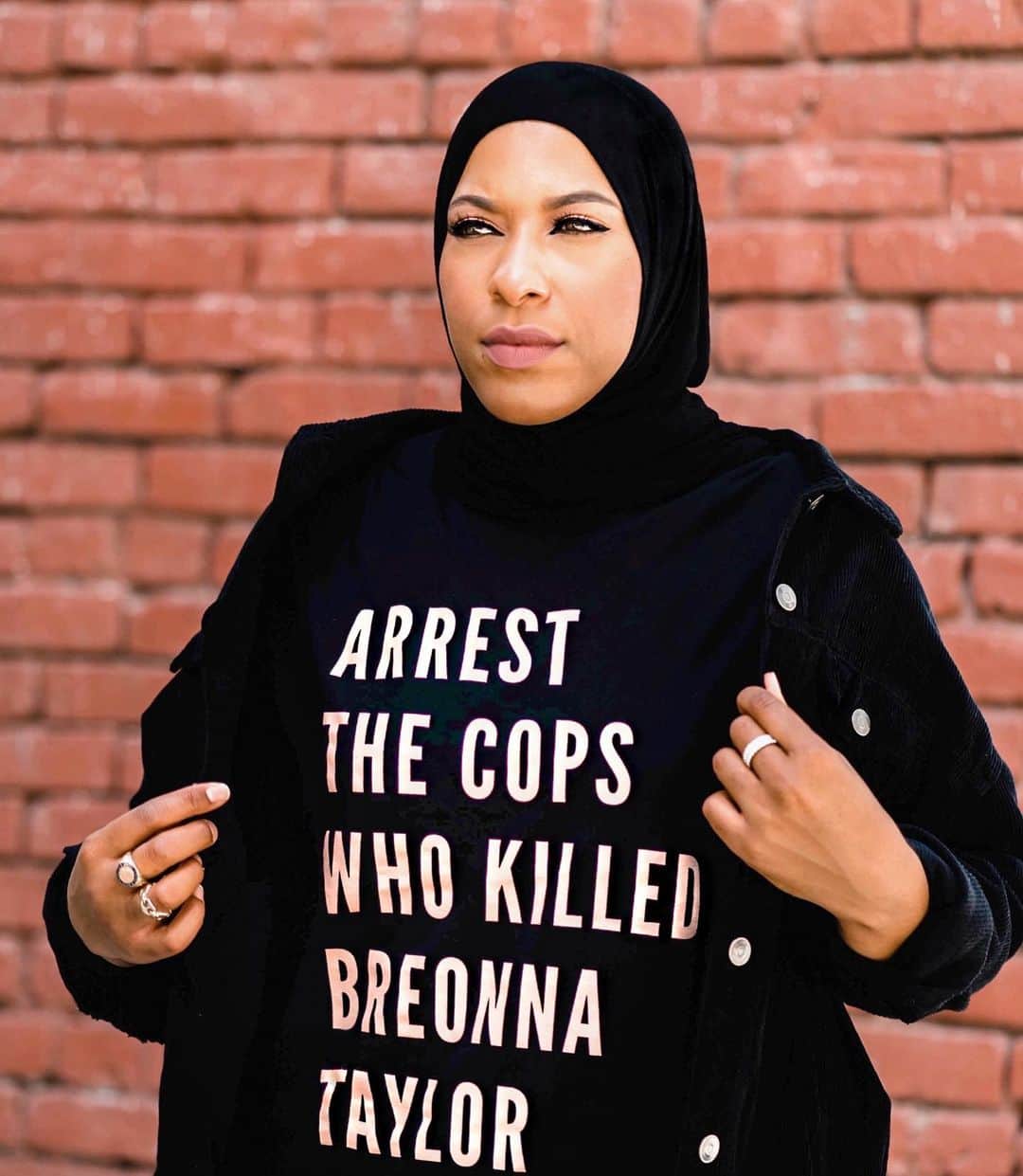 イブテハージ・ムハンマドのインスタグラム：「It’s been 180 days since Breonna Taylor was  brutally murdered in her home by Johnathan Mattingly, Brett Hankison, and Myles Cosgrove— and her killers have not been charged. Far too often Black women who die from police violence are forgotten. SAY HER NAME and let’s keep demanding justice for Breonna Taylor and her family ✊🏽 #BlackLivesMatter」
