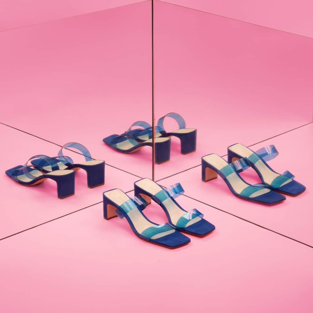 Schutzのインスタグラム：「KEEP IT COOL - SCHUTZ MULE VINIL ❤️ #newin #schutzcandy」