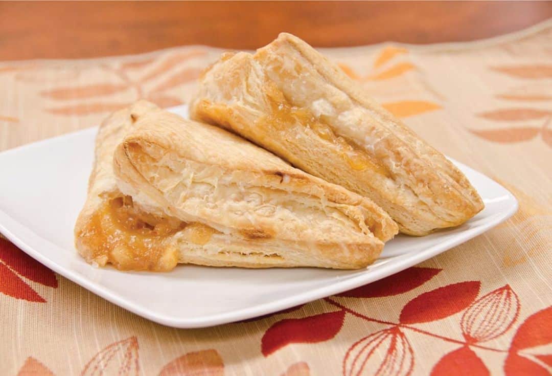 Zippy's Restaurantsのインスタグラム：「Make Apple Napples #hotandfresh at home with our Frozen Apple Napple Kit available at Zippy’s location. Order 4 Frozen Apple Napples on Zippys.com or our mobile app, pay online and use no-contact, curb-side pickup.」
