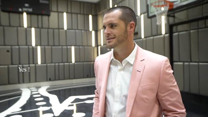 Palms Casino Resortのインスタグラム：「Behind the Scenes: Cover Shoot for @hauteliving with Las Vegas @raiders QB @derekcarrqb shot on location.」