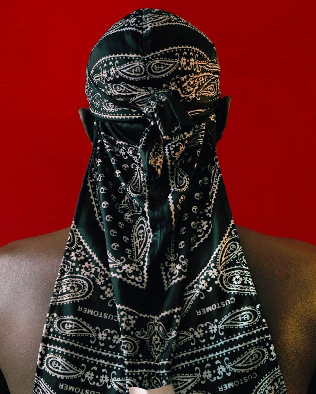 HYPEBEASTさんのインスタグラム写真 - (HYPEBEASTInstagram)「@hypebeaststyle: @telfarglobal has returned to launch a new line of signature durags. Available in bandana and monogram patterns in multiple color variants, the brand’s newly developed durag features an extra-long body and ties for versatile styling options. Priced at $90 USD each, the durag line is available online now.⁠⠀ Photo: Telfar」9月11日 4時37分 - hypebeast