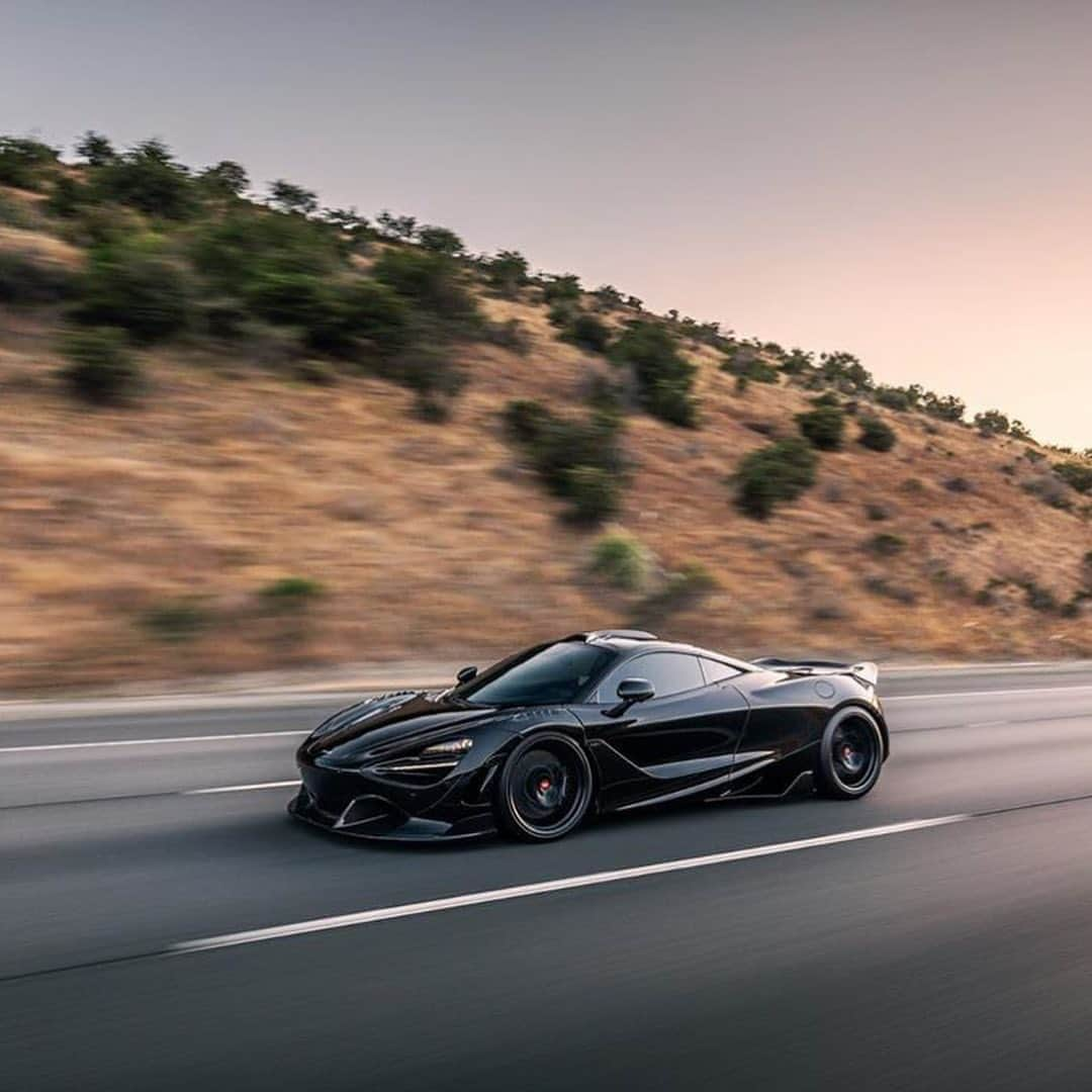 CarsWithoutLimitsさんのインスタグラム写真 - (CarsWithoutLimitsInstagram)「Rolling #720s Photos @sthompson  #carswithoutlimits #mclaren #mclaren720s」9月10日 19時59分 - carswithoutlimits