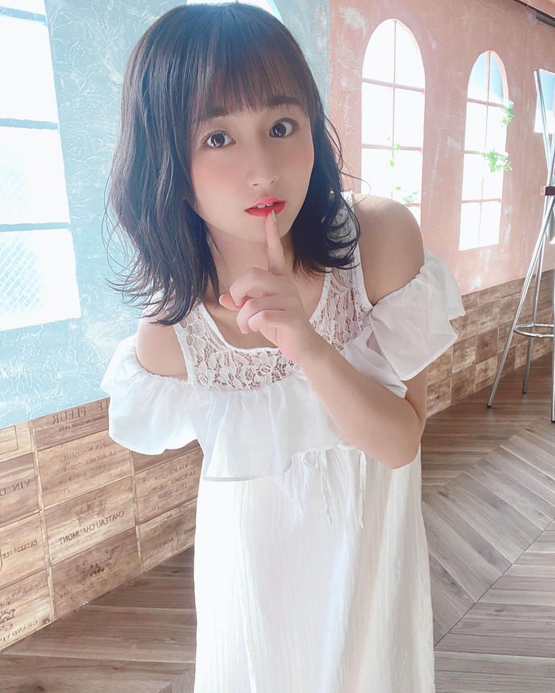 西岡玲菜のインスタグラム：「. .  アー写公開されたのでオフショットも載せられるう〜✌🏼🤍」