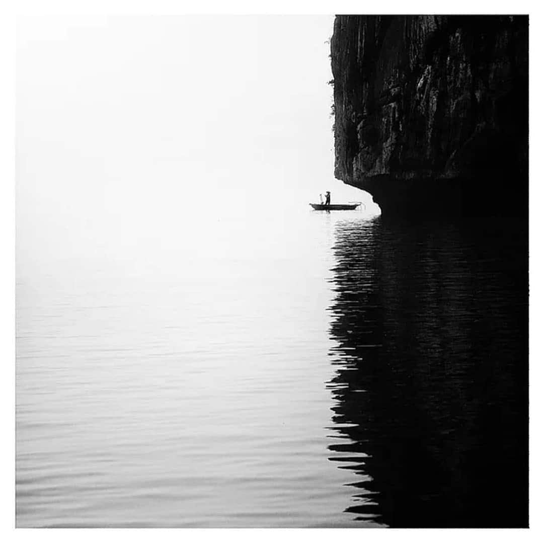 Canon Photographyさんのインスタグラム写真 - (Canon PhotographyInstagram)「A peaceful fisherman in Halong Bay, Vietnam.  Photography  @alexandremanuelviegas  Curated by @ianharper   • • • • • #bnw #bw #monochrome #bnw_society #bnw_captures #blackandwhitephotography #bnw_life #bw_lover #bnw_planet #monoart #bw_society #noir #bw_photooftheday #igersbnw #bnw_demand #insta_bw #instablackandwhite #bnw_globe #bnwmood #bnw_rose #monochromatic #bw_crew #bwstyles_gf #bnw_magazine #irox_bw #monotone #insta_pick_bw」9月10日 20時17分 - cpcollectives