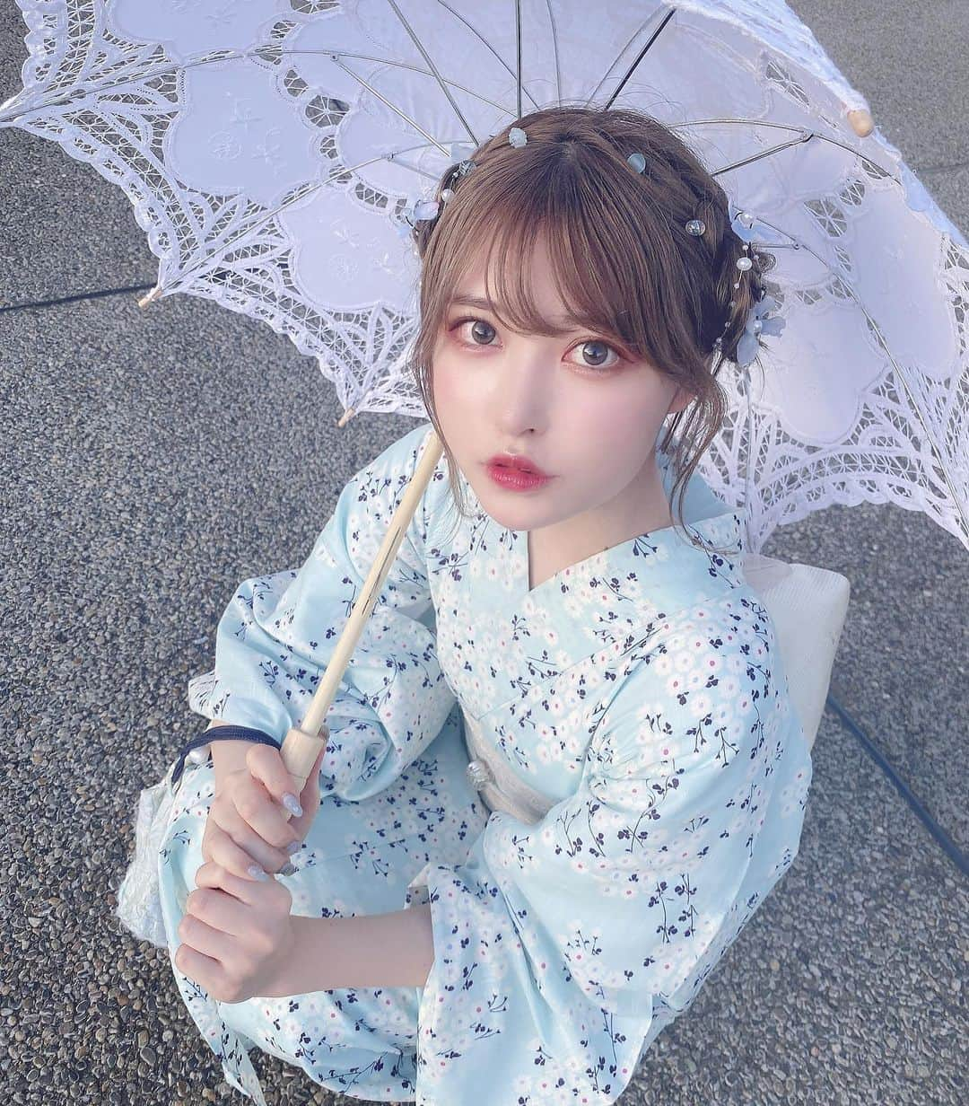 小此木流花さんのインスタグラム写真 - (小此木流花Instagram)「にゃあん浅草  さわだ屋さんで浴衣も髪の毛もやってもらったあ  このヘアセットかわいすぎん₍ᐢ ›̥̥̥ ༝ ‹̥̥̥ ᐢ₎  最近はなんとなく水色がまいぶーむなんだけど、 にあってるかなあ、、  他にもたくさん写真とったからのせる！動画もーーー  あ　tiktokにさきにのせた！  #さわだ屋#浅草 #浴衣#浴衣ヘアアレンジ」9月10日 20時21分 - okonogi_ruka