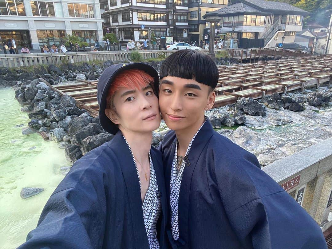 Noah（ノア）のインスタグラム：「5年記念日♥️ I was lucky enough to spend the last 5 years with somebody who is genuine, caring and loving.  Thank you for the amazing years and here's to another 5 and more.  Love you @taiki_jp ♥️  #TaikiNoah#5yearsAnniversary」
