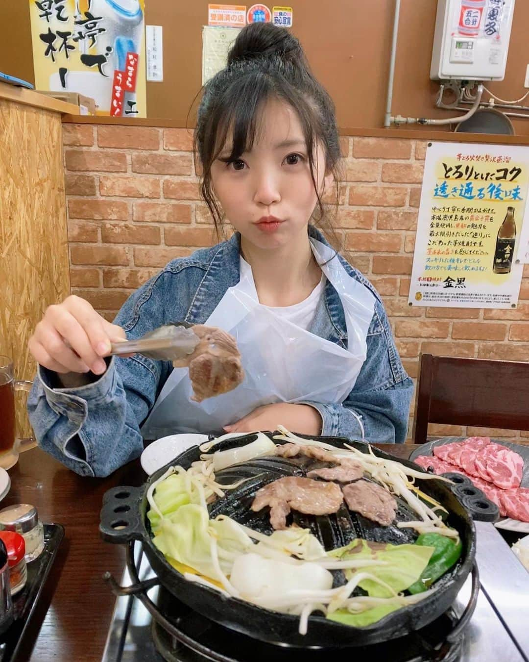 めいさんのインスタグラム写真 - (めいInstagram)「-- 美味しいものはお腹に入る 好きな人は心の中に入れる - - - #日本#japan#instagood#travel#travelphotography#wanderlust#traveltheworld#traveller#lake#景點#wanderer#model#模特#旅行#girl#世界一周#写真#ポートレート#国内旅行#お洒落#フォロー#worldheritage#view#shooting#trip#flowers#follow#タビジョ#travelgram#photo   好吃的食物要放進肚子 喜歡的人要放在心裡」9月10日 20時33分 - meitienlin1125