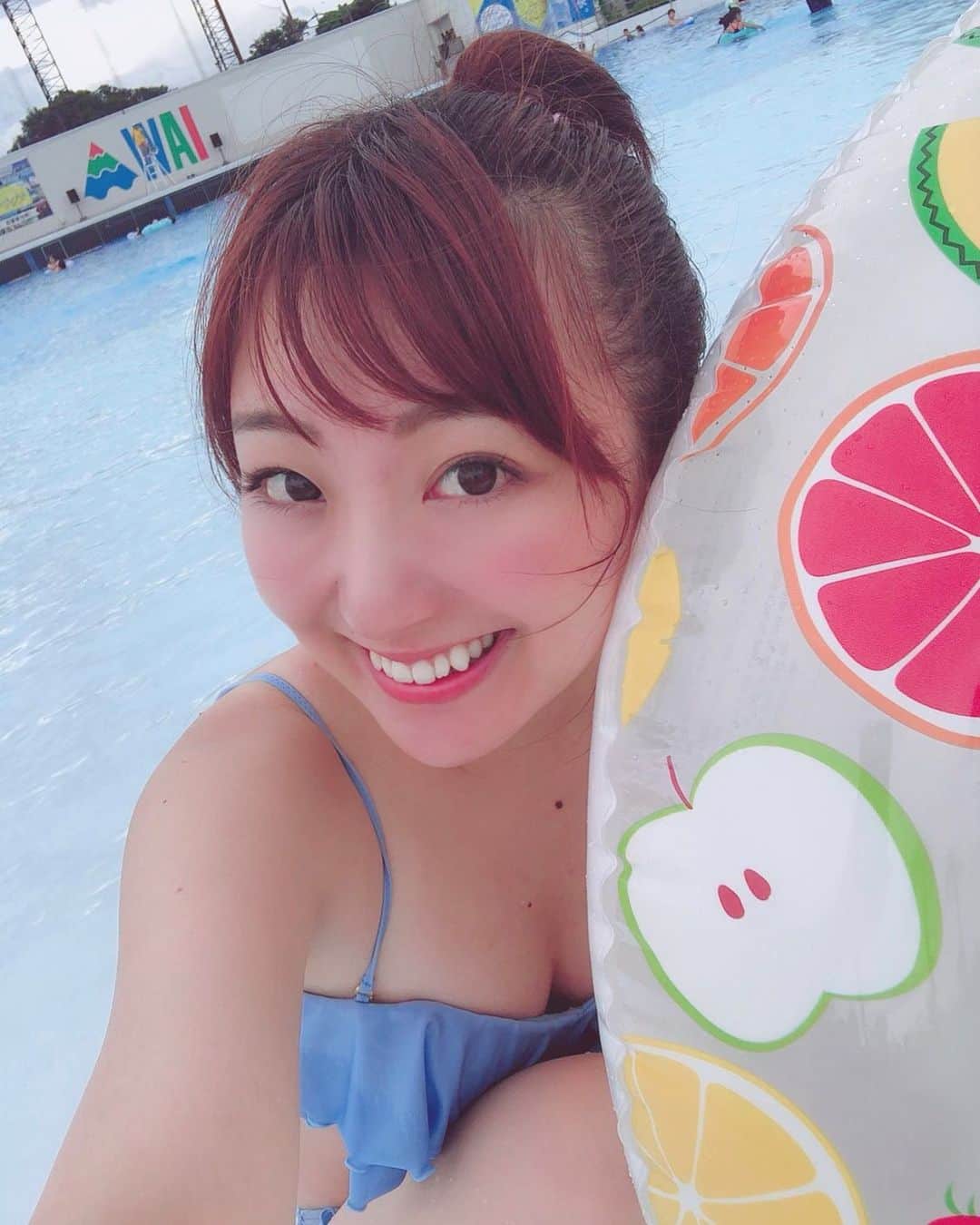 尻無浜冴美のインスタグラム：「親友ちゃんと#読売ランド 行ってきたよε(˙³˙ з )з.｡o○ ちょっぴり寒かったので2時間で撤退😂 もう夏も終わりかしら〜ε(˙³˙ з )з.｡o○  #プール  #👙  #夏の思い出  #プール大好き  #snidel #水着  #水着コーデ  #読売ランドプール  #読売らんど  #pool」