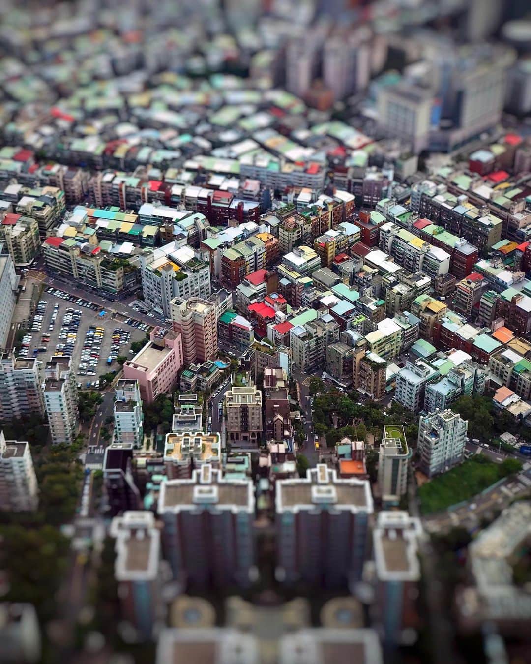 Koichiのインスタグラム：「| Lego town . #Hellofrom #Taipei #latergram #tiltshift #shotoniphone .」