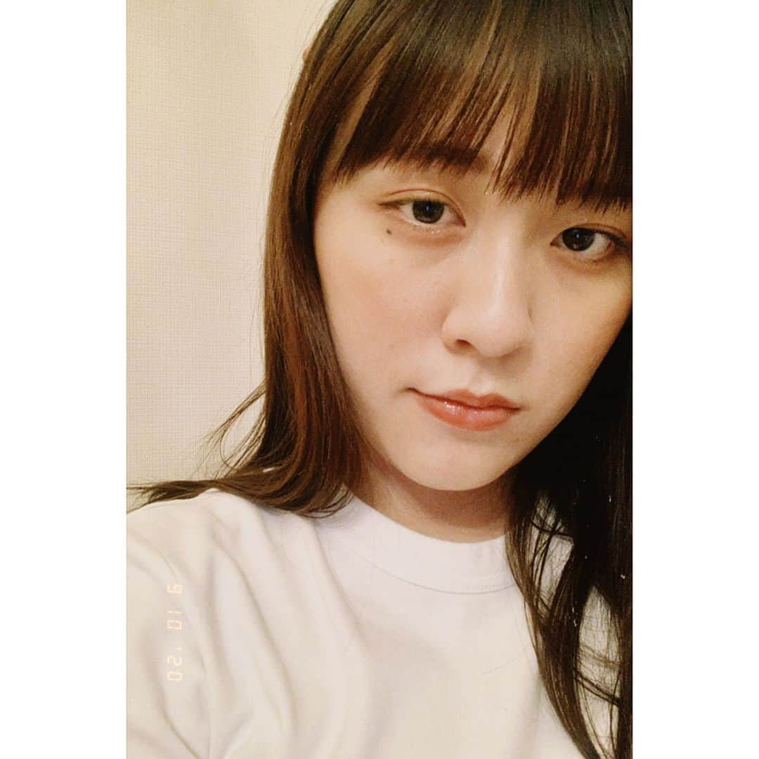 のインスタグラム：「🍂 . . . 秋物の色合いだいすき❤︎ . . . . 秋の期間短いのに秋物沢山欲しくなっちゃう💭 . . . . #秋#秋コーデ #秋服#秋色#イエベ秋#イエベ秋メイク #秋色カラー #秋メイク#ブラウンカラー #自撮り#autumn #fall#autumncolors #autumnfashion #autumnstyle #makeup#selfie#me」