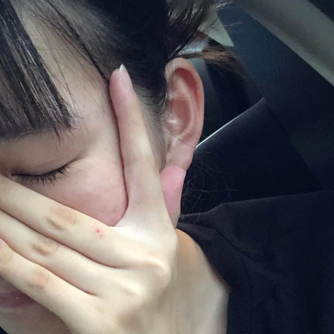中野みやびのインスタグラム：「まつげのびてきた  #まつげ #まつ毛 #まつ毛美容液 #女子力 #girl #女子 #お洒落 #peace #小顔効果 #ポーズ #picture #自撮り #wawawa #みやび」