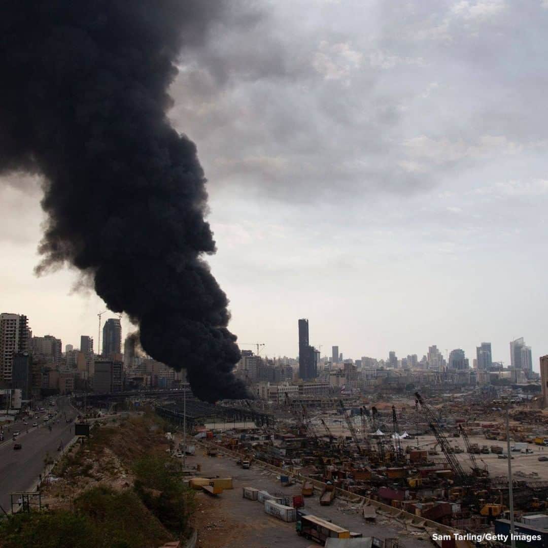 ABC Newsさんのインスタグラム写真 - (ABC NewsInstagram)「Huge fire breaks out at Beirut port a month after deadly explosion. #beirut #lebanon #fire」9月10日 21時23分 - abcnews