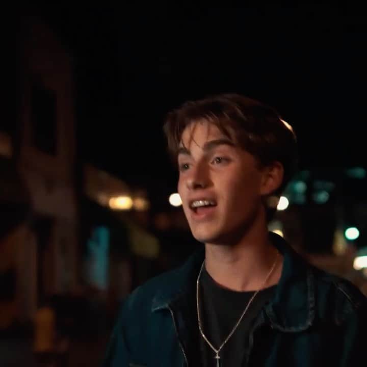 ジョニー・オーランドのインスタグラム：「#EverybodyWantsYou is out now! the music video just dropped on my youtube channel & @mtv !! lets go crazy on this one:) link in bio❤️」