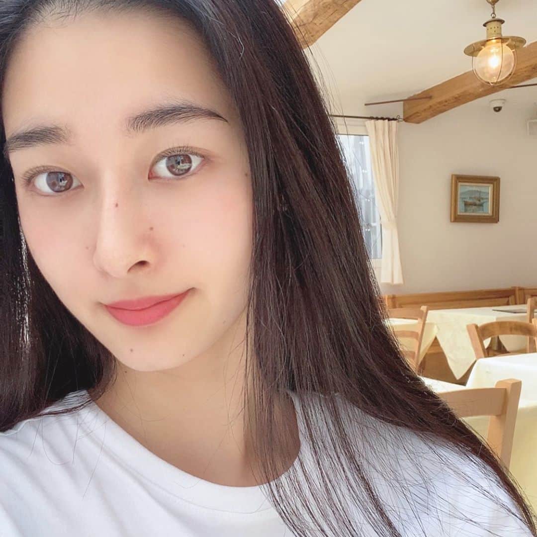西山なずなのインスタグラム：「なんでもない自撮り✌️😝」