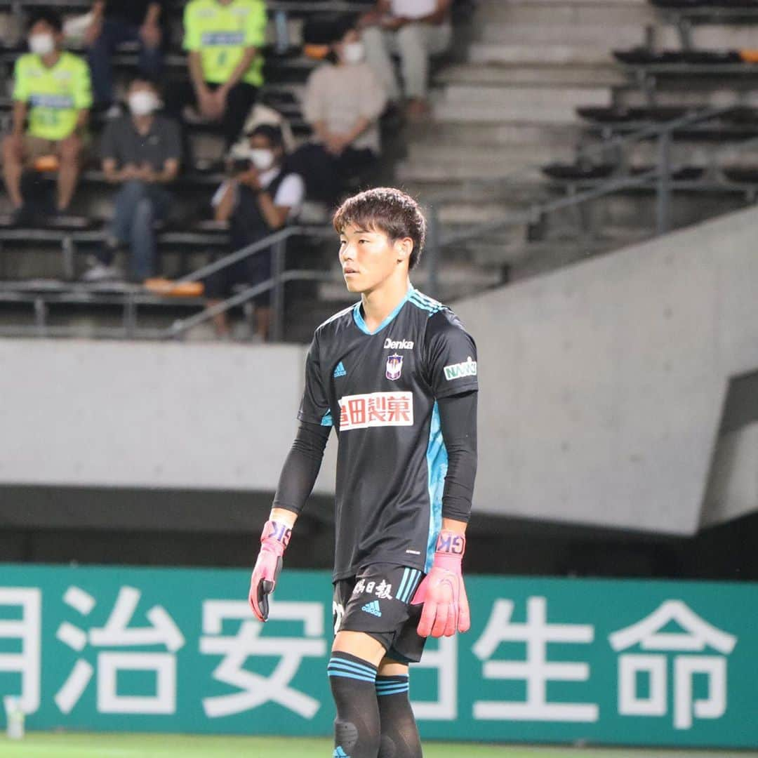 小島亨介のインスタグラム：「. 🧤⚽️ #アルビレックス新潟 #albirex」