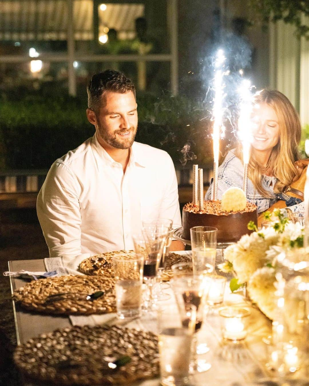 ケイト・ボックさんのインスタグラム写真 - (ケイト・ボックInstagram)「It was so special hosting Kevin’s birthday dinner with Ralph Lauren at home.  They helped us create a beautiful outdoor dining experience, worked with us to put together our dream menu (mini reuban sandwiches & polo bar Moscow mule are both musts) and brought every bit of warmth & sparkle you’d expect from a @ralphlaurenhome. ✨✨✨ And of course it’s the best when @allybmartin is behind the camera.」9月10日 21時51分 - katelove