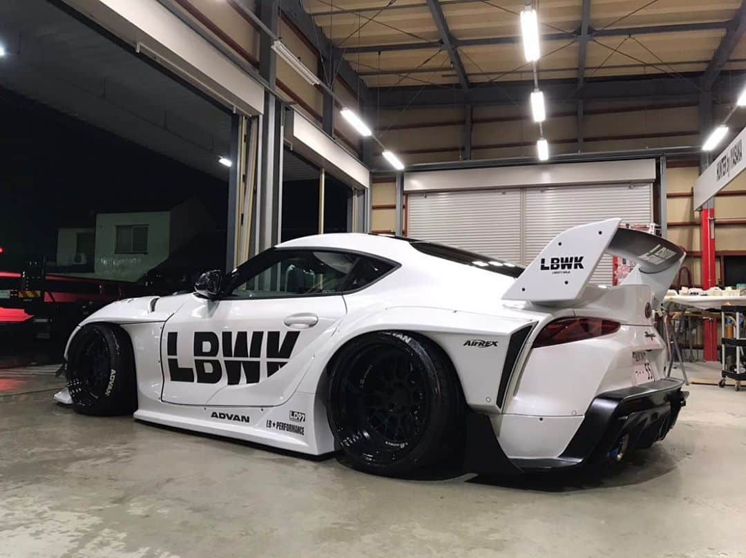 Wataru Katoさんのインスタグラム写真 - (Wataru KatoInstagram)「LBWK  LB★SUPER SIHOUETTE WORKS TOYOTA SUPRA 90😊  @thxandco_kanazawa  @__toyota_supra__  @toyota_jp  @toyotausa  @toyotaracing  @toyota  @libertywalkkato  #libertywalk #toyotasupra #supra #widebody #drift #lbworks #airrexsuspension  #fiexhaust  #yokohamatire  #bride  #ltmw #usa #lbwk #lbperformance #yokohamatire  #toyota #toyotasupra90」9月10日 22時13分 - libertywalkkato