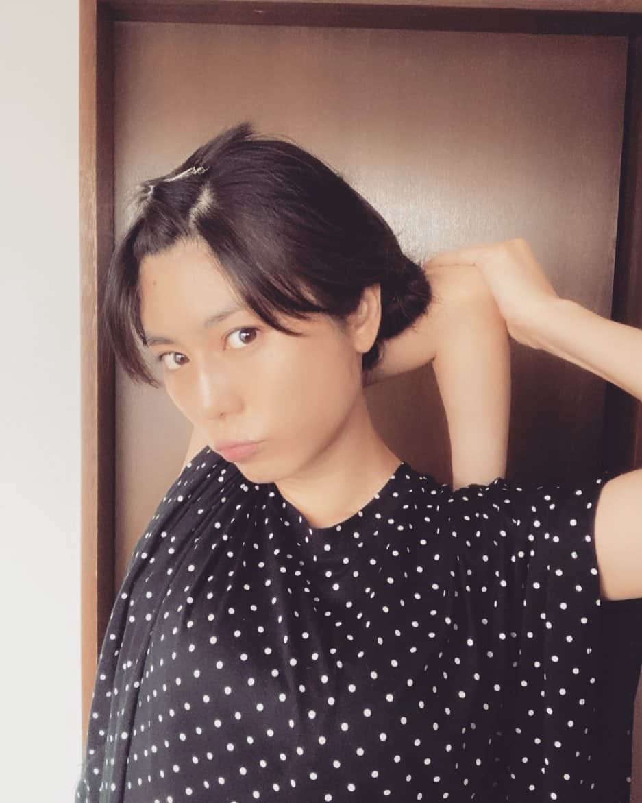 芳野友美さんのインスタグラム写真 - (芳野友美Instagram)「ごめーん#気持ち悪い かもー！ あんまり役立ってはいないけど… #関節が柔らかい 自慢（笑） でも体はめちゃくちゃ固いです😅」9月10日 22時14分 - yumi_yoshino_1980