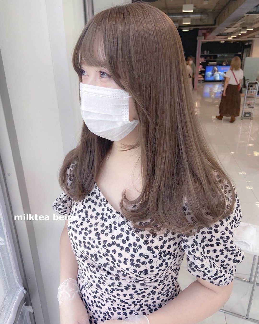 佃加菜のインスタグラム：「milktea beige ブリーチなしの柔らかいまろやかなミルクティーベージュ♡ ブリーチをしないベージュはお手入れしやすく、髪に清潔感が出ます♡ . 色素が薄く柔らかくてとっても素敵です♡」