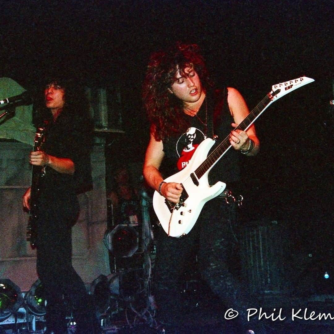 Queensrycheさんのインスタグラム写真 - (QueensrycheInstagram)「#tbt🔙📸 - Eddie and Michael in Miami circa 1989 (photo credit Phil Klem) #queensryche #throwbackthursday #miami #eddiejackson #edbass #onetake #badassbassist #michaelwilton #whip #mastuh #guitarist #guitarplayer #bamfers #memoriesforlife #bestfriends #brothers #espguitars #foundingmembers」9月10日 22時30分 - queensrycheofficial