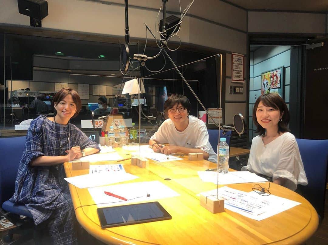 関取花のインスタグラム：「本日はTBSラジオ「たまむすび」に出演させていただきました😊赤江さん、礼央さん、スタッフさん、そして聴いてくださったみなさま、ありがとうございました📻とっても楽しくてあっという間だったなぁ！  さて、そしてそして今夜23:30、「今をください」のMVが公開されます🎥 @dosukoi87 プロフィールのリンクから飛べるので、ぜひ見てくださいね。切なくて愛おしい今を切り取った、とっても素敵なビデオになっています。」