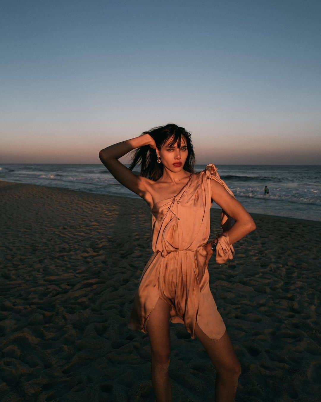 ナタリー・スアレスさんのインスタグラム写真 - (ナタリー・スアレスInstagram)「LANVIN. Taking party dresses to the beach. glam: henrydelapaz // shot by: @dylanasuarez」9月10日 22時34分 - natalieoffduty