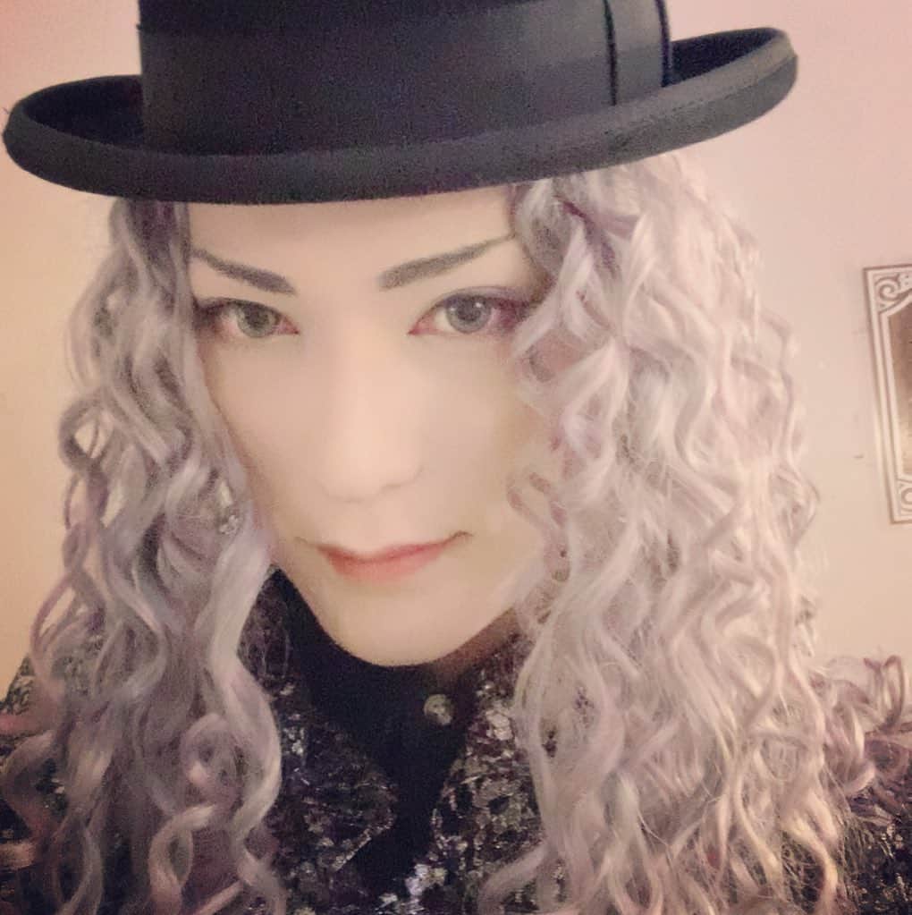 霜月紫のインスタグラム：「やり直しの物語 3公演やり直し終わりました 残りもがんばります #ティアステ」