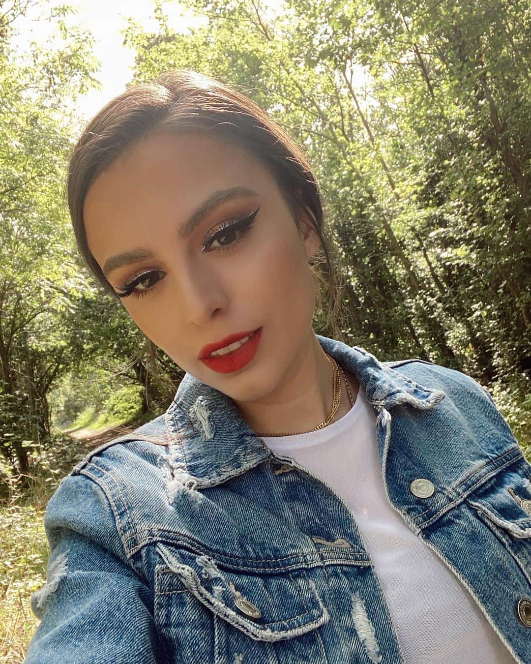 シェール・ロイドのインスタグラム：「🍃❤️」
